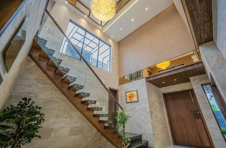 1 kanal house for sale in Phase 6 DHA Lahore