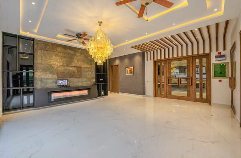 1 kanal house for sale in Phase 6 DHA Lahore