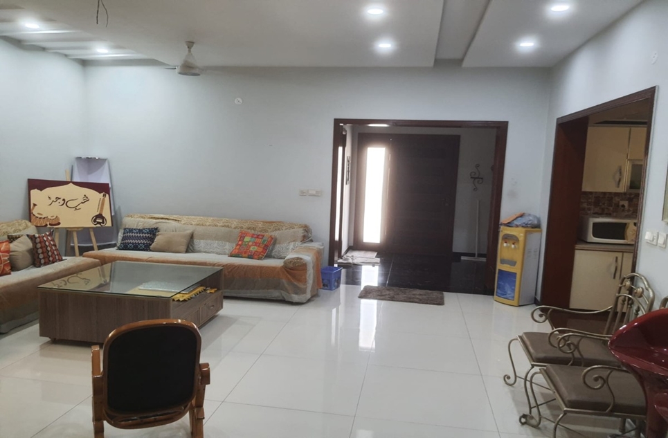 12 marla house for rent in Phase 1 Wapda Town Multan