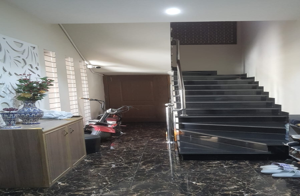 12 marla house for rent in Phase 1 Wapda Town Multan