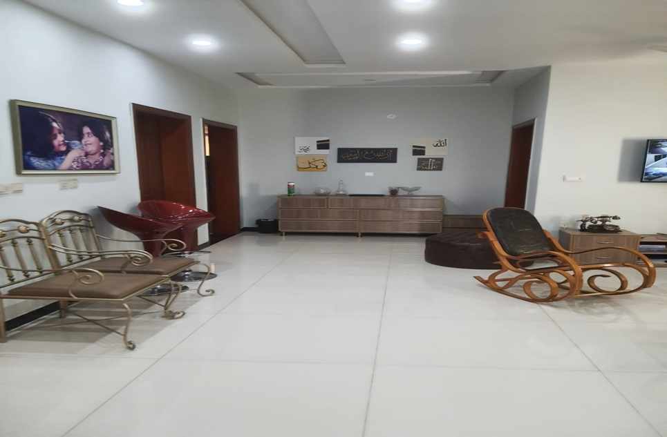 12 marla house for rent in Phase 1 Wapda Town Multan