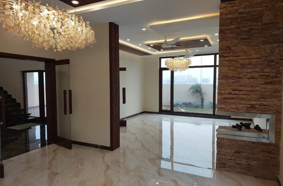 1 Kanal Beautiful House for Sale in Block X Phase 7 DHA Lahore