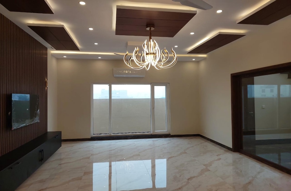 1 Kanal Beautiful House for Sale in Block X Phase 7 DHA Lahore