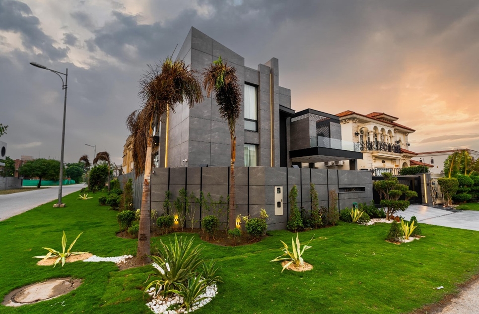 1 Kanal Full Luxury Furnished House for Sale in Block C Phase 6 DHA Lahore