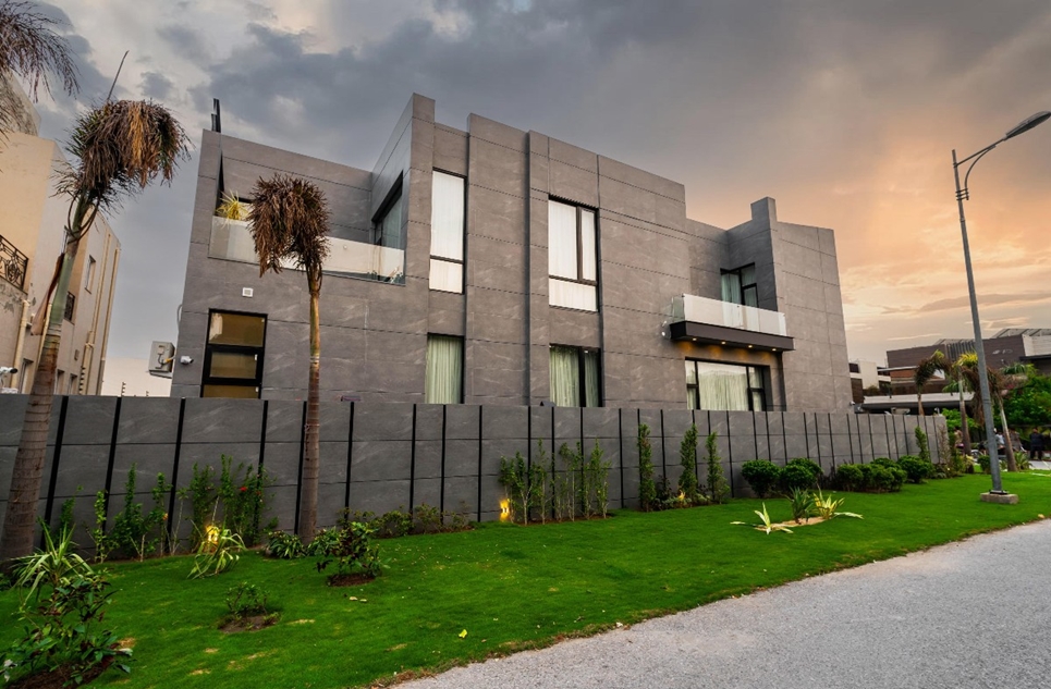 1 Kanal Full Luxury Furnished House for Sale in Block C Phase 6 DHA Lahore