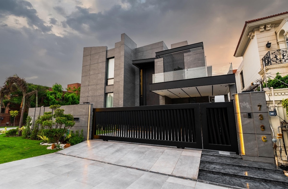 1 Kanal Full Luxury Furnished House for Sale in Block C Phase 6 DHA Lahore