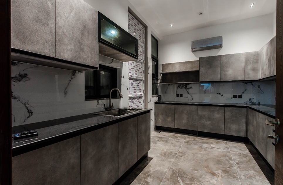 1 Kanal Full Luxury Furnished House for Sale in Block C Phase 6 DHA Lahore