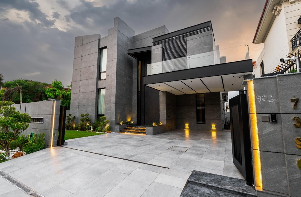 1 Kanal Full Luxury Furnished House for Sale in Block C Phase 6 DHA Lahore