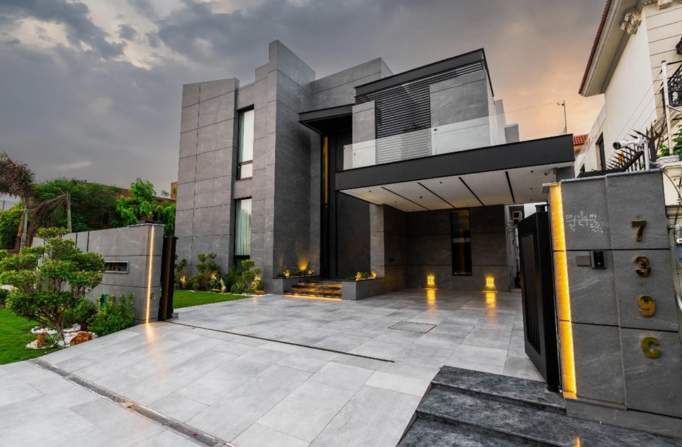 1 Kanal Full Luxury Furnished House for Sale in Block C Phase 6 DHA Lahore