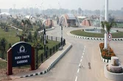 10 marla house for sale in Sukh Chayn Gardens Lahore