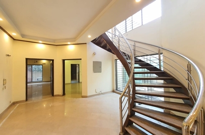 1 kanal house for rent in Phase 3 DHA Lahore