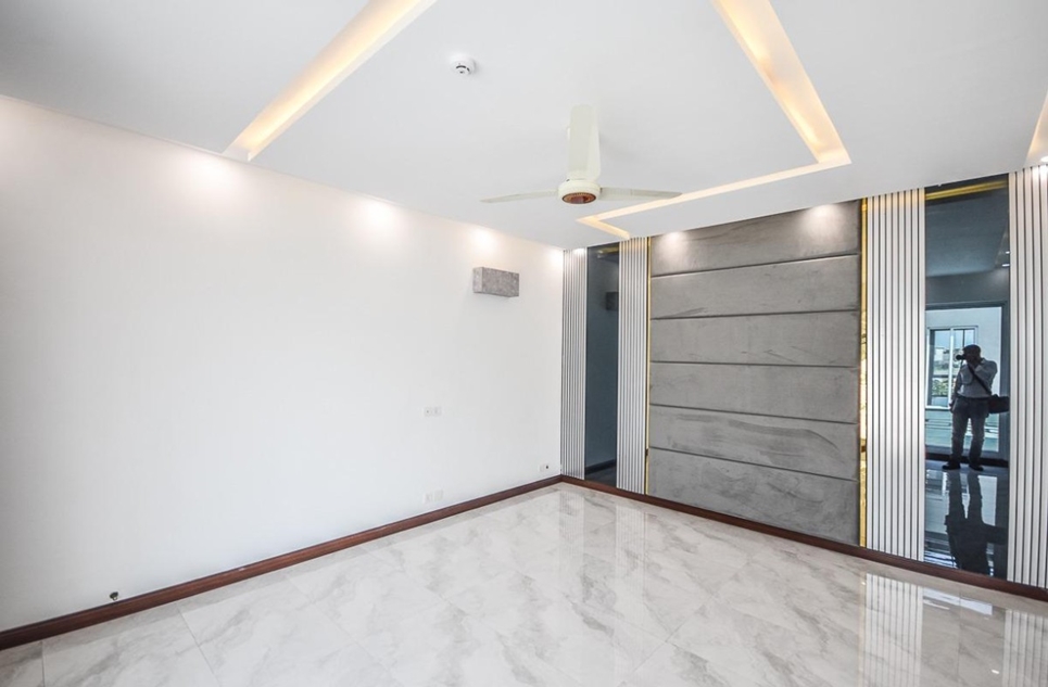 1 Kanal House for Sale in Phase 7, DHA Lahore 