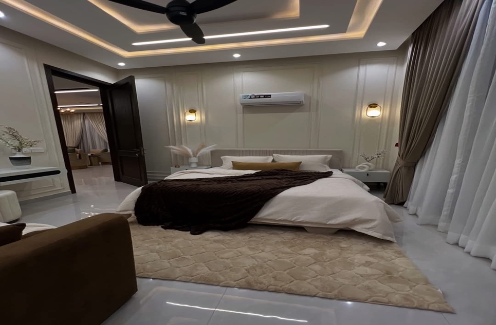 1 kanal house for sale in Phase 7 DHA Lahore