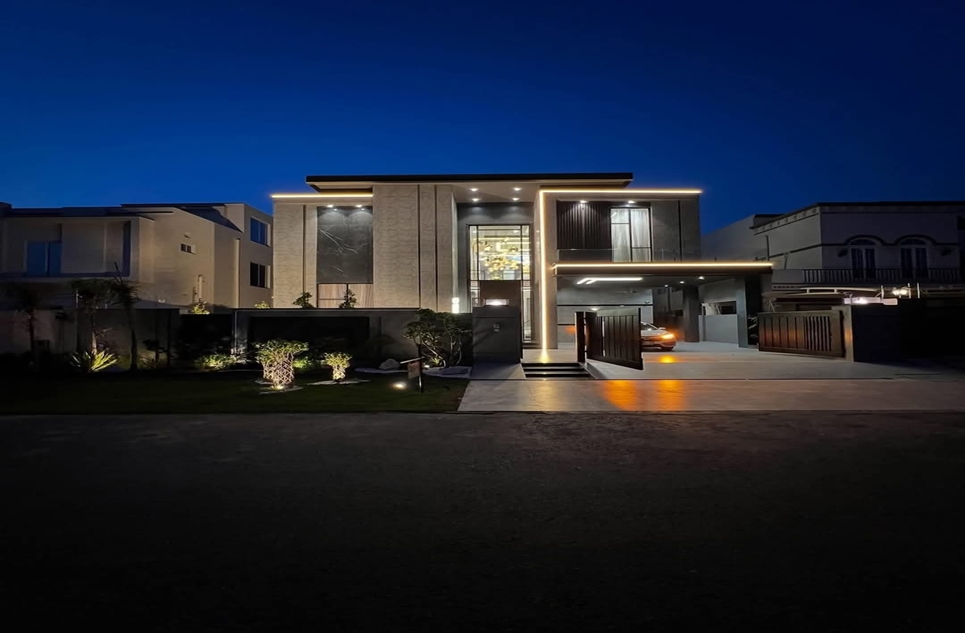 1 kanal house for sale in Phase 7 DHA Lahore