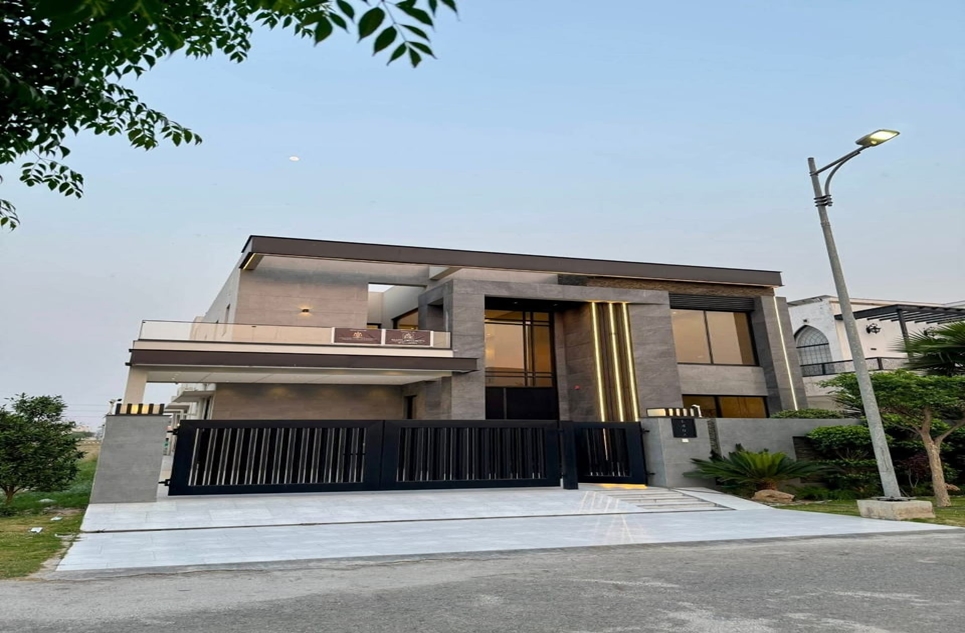 1 Kanal House for Sale in Block S, Phase 7, DHA Lahore (Furnished)