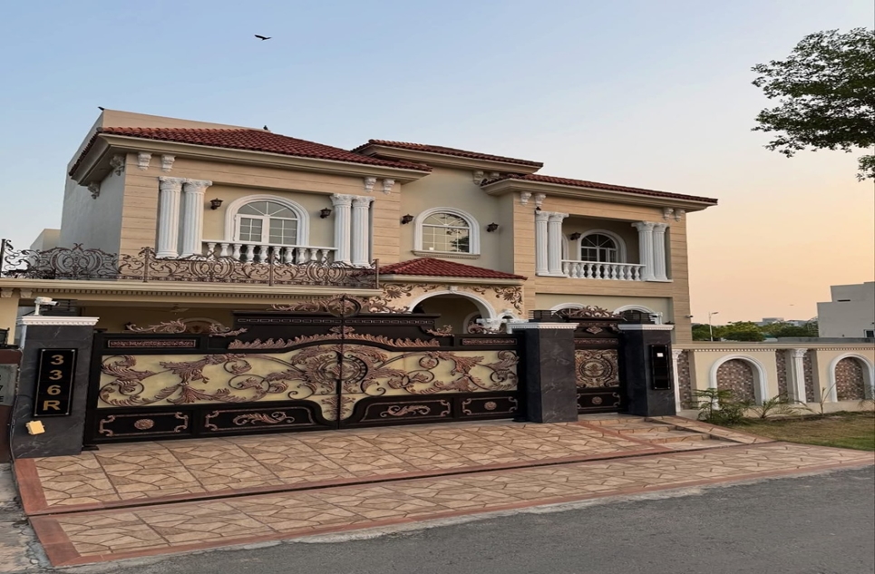 1 Kanal House for Sale in Block R, Phase 7, DHA Lahore