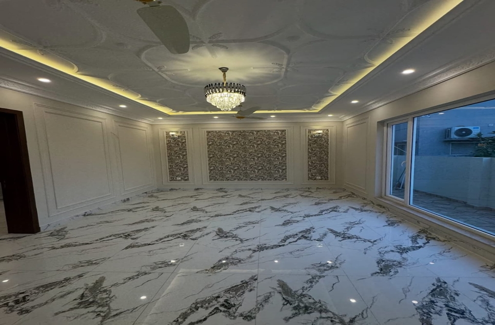 1 Kanal House for Sale in Block R, Phase 7, DHA Lahore