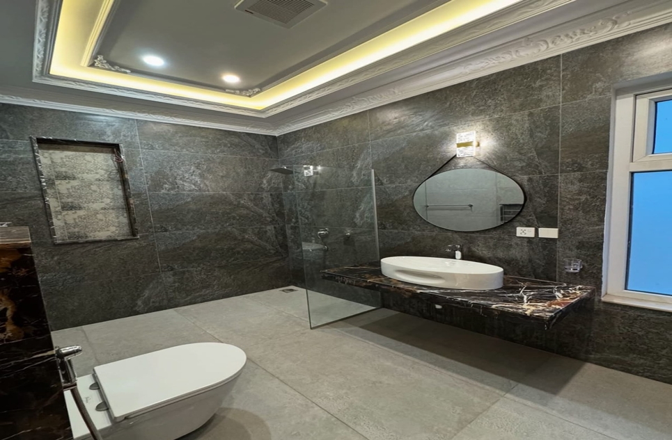 1 Kanal House for Sale in Block R, Phase 7, DHA Lahore
