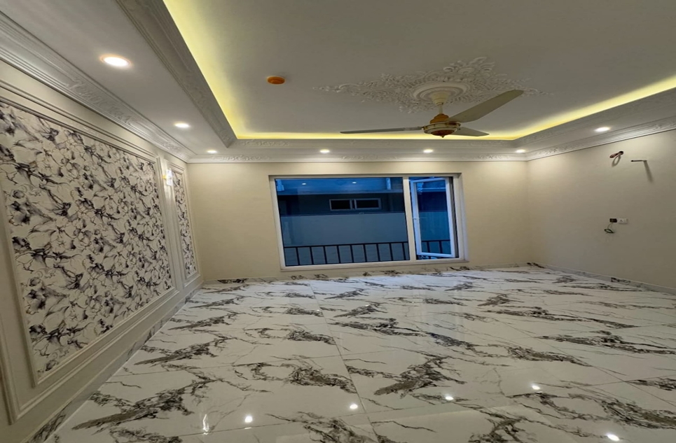 1 Kanal House for Sale in Block R, Phase 7, DHA Lahore