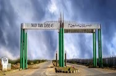 400 square yard plot for sale in Taiser Town Karachi