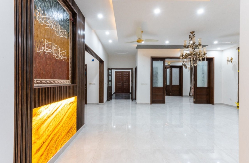 1 kanal house for sale in Lahore