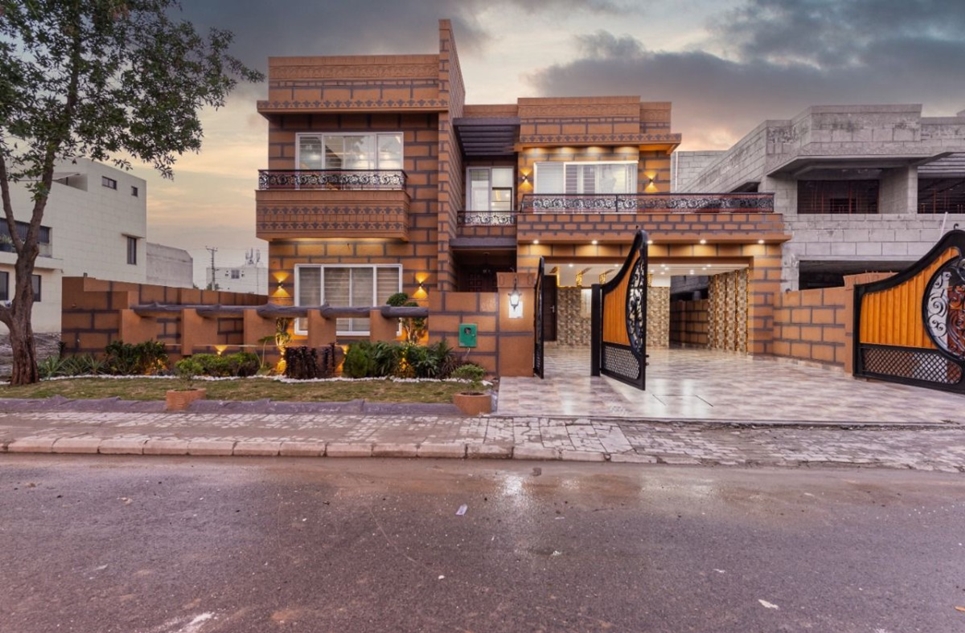 1 kanal house for sale in Lahore