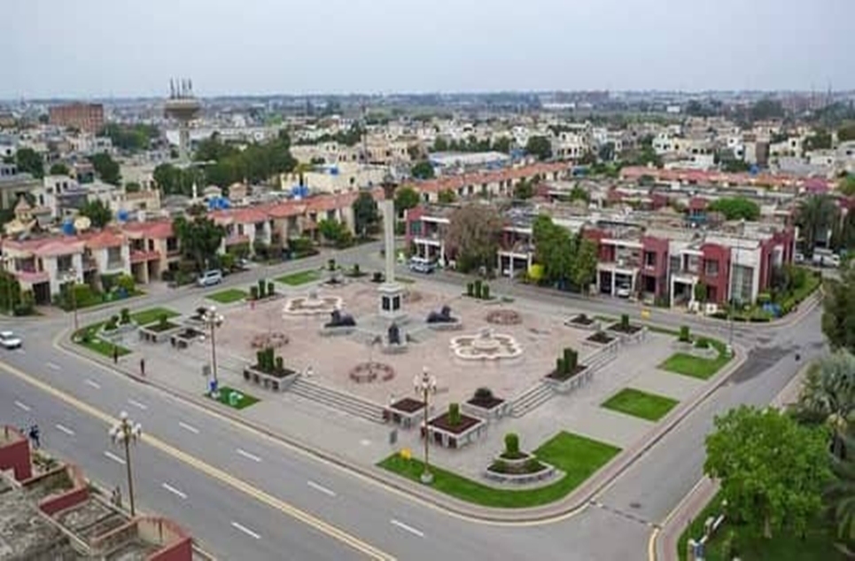 10 marla plot for sale in Bahria Town Lahore